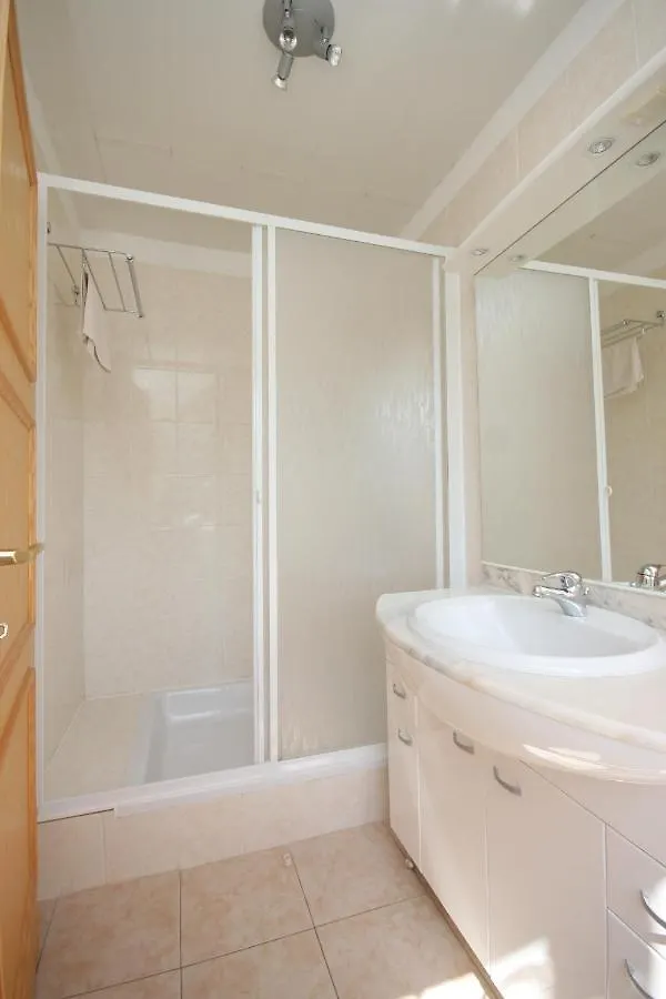 Gostinjska kuća Apartments And Rooms With Parking Space Bozava, Dugi Otok - 8100