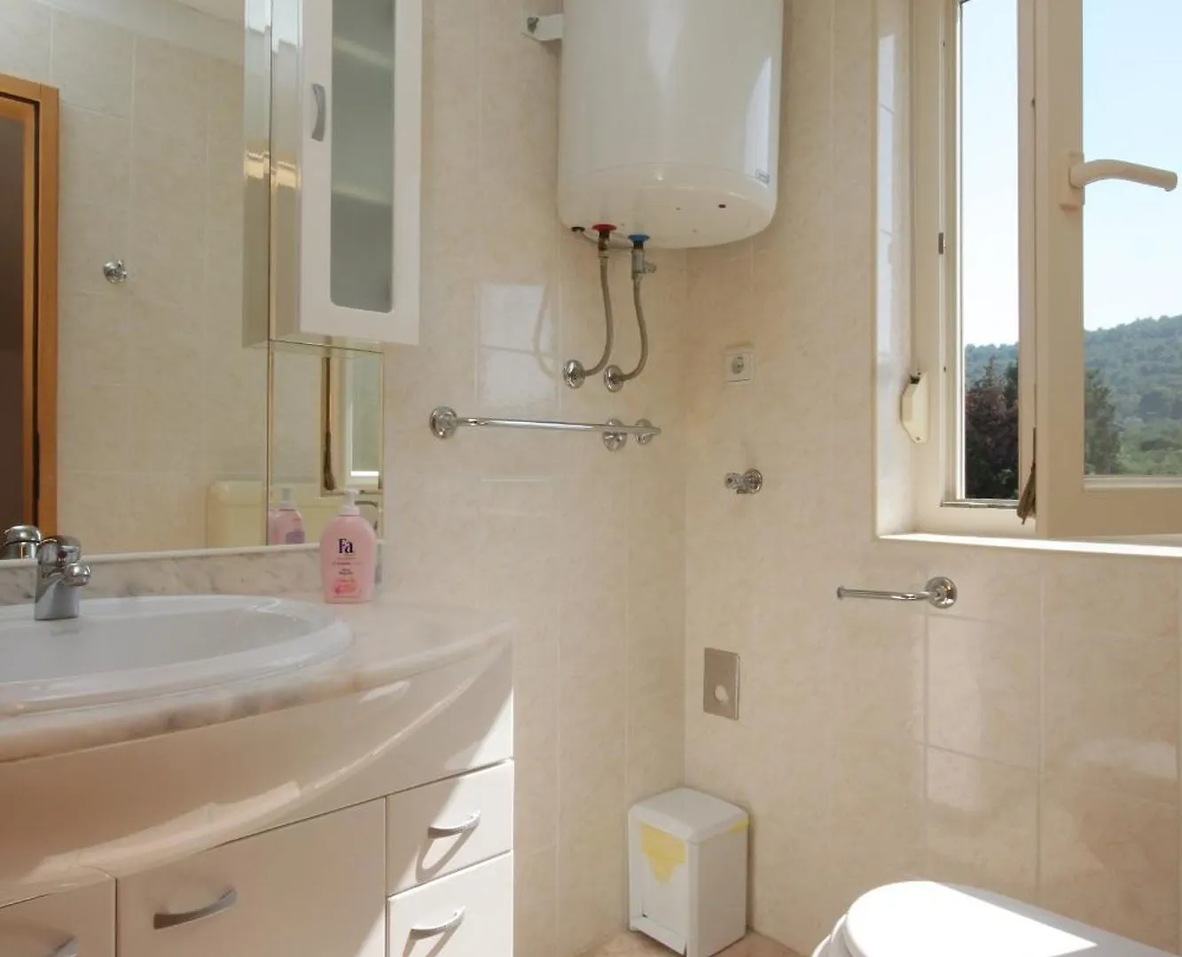 Apartments And Rooms With Parking Space Bozava, Dugi Otok - 8100 3*,